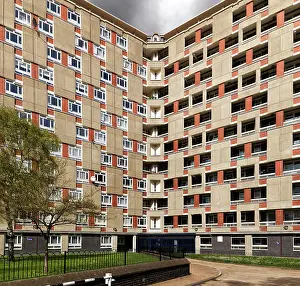 Brutalist Style: Dorset Estate