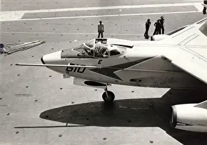 Skywarrior: Douglas A3D Skywarrior manoeuvres aboard USS Independence