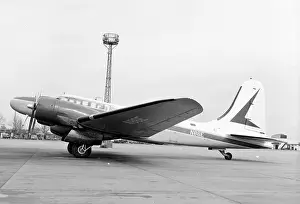 Gatwick: Douglas B-23 N86E