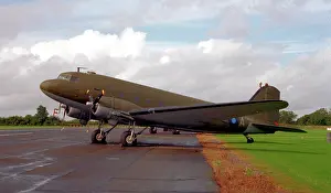 Weald: Douglas C-47A-75-DL N147DC - TS423