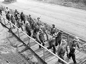 Shifts: Douglas Dam - Tennessee Valley Authority - workers