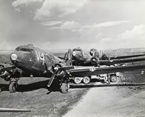Loaders: Douglas DC-3 / C-47 Dakota