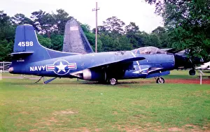 Pensacola: Douglas EF-10B Skyknight 124598