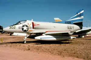 Skyhawk: Douglas TA-4B Skyhawk 142928