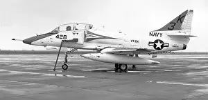 Miramar: Douglas TA-4J Skyhawk 156935