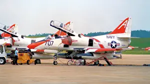Skyhawk: Douglas TA-4J Skyhawk 158466