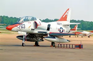 Skyhawk: Douglas TA-4J Skyhawk 158487