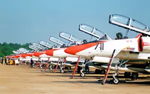 Skyhawk: Douglas TA-4J Skyhawk - VT-7 flight line