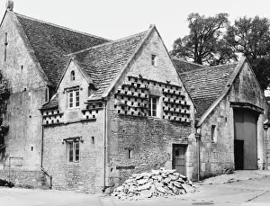 Dovecote: DOVECOTE/TITHE BARN