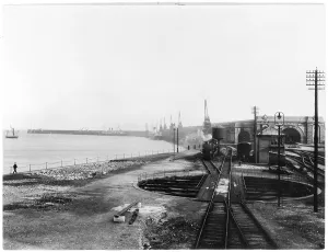 Turntable: DOVER PIER - 1925