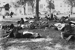Lcgr1803: Downtown workers relaxing in New York Harbors