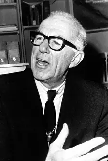 Spock: DR. BENJAMIN SPOCK, 1968. ?