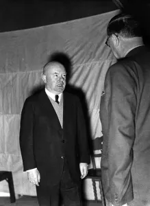 Intendant: Dr. Heinrich Glasmeier