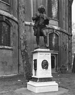 Philologist: DR JOHNSON STATUE