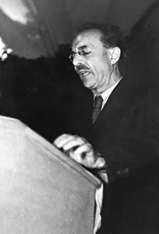 Draft: Dr. Wilhelm Hoegner at SPD party foundation, 1945