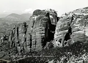 Clifftop: Dramatic clifftop Monasteries on Meteora, Greece