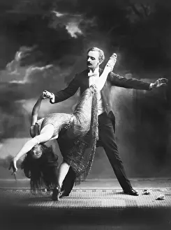 Professionals: Dramatic dance performance
