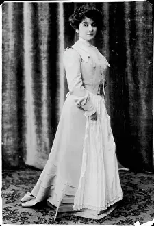 Doorknocker: DRESS WITH APRON