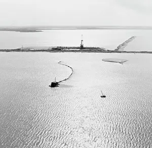 Nizhnevartovsk: Drilling rig on artificial island, 1984