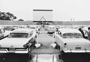 Drive In: DRIVE-IN MOVIE
