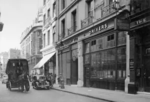 Photo Union Collection: Drivers hotel on Regent Street