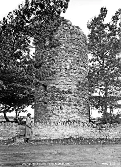 Sligo: Drumcliff Round Tower, Co Sligo