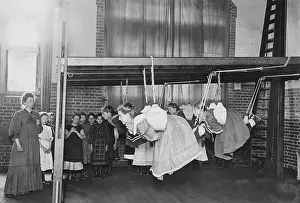 Communal: Dry swimming lessons in a communal school, 1921