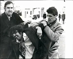 Prelude: DS Grant Smith arresting innocent man, Twickenham