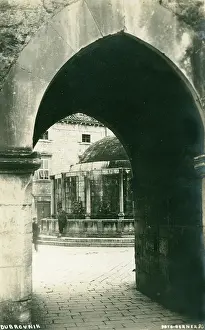 Onofrio: Dubrovnik, Croatia - View through an archway