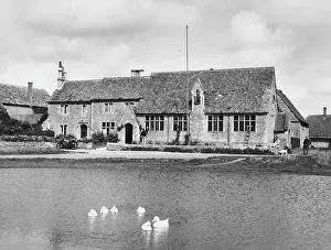 Duckpond: DUCKLINGTON OXFORDSHIRE