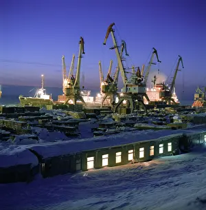 Stops: Dudinka seaport, 1987
