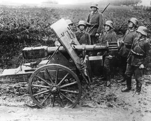 Therefore: Dummy of a field gun for training purposes