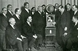 Cathode: DuMont Demonstrates Television Reciever