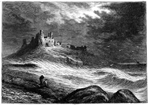 Northumberland: Dunstanburgh Castle on the coast of Northumberland