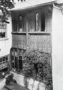 Dunster: Dunster, the Luttrell Arms, Oak Windows 1892