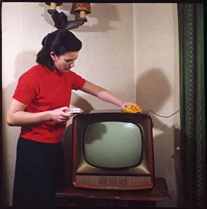 Dusts: DUSTING A TELEVISION