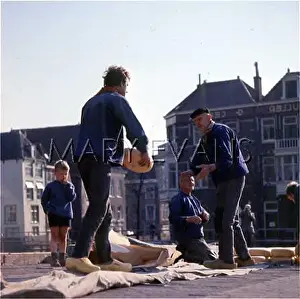 Edam: DUTCH CHEESE MARKET