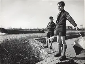 Signalling: Dutch cub scouts with semaphore flags, Holland