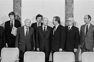 Parliamentary: Dutch statesman Relus ter Beek visits USSR