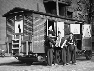 Caravans: Dutch students during a trip through the USA, 1930