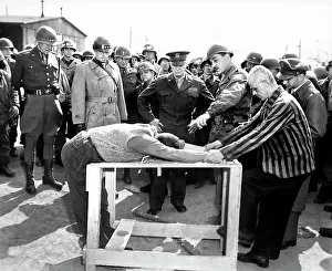 Ohrdruf: Dwight Eisenhower - Ohrdruf concentration camp - WW2