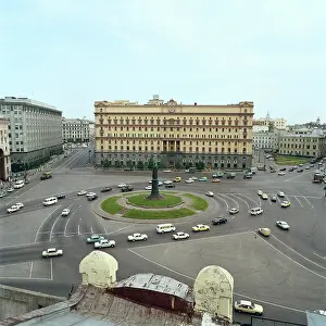 Dzerzhinsky: Dzerzhinsky Square in Moscow, 1991