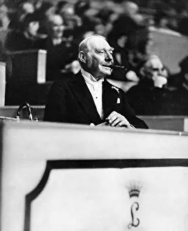 Vivant: The Earl of Lonsdale at Bertram Mills Circus, 1935