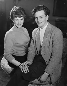 Shorthand: Earl of Wharncliffe engaged to Aline Bruce
