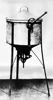 Dishwasher: An early domestic dishwasher built by Willard ?