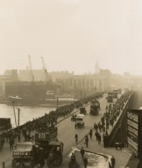 Stereo: Early morning scene, London Bridge, City of London