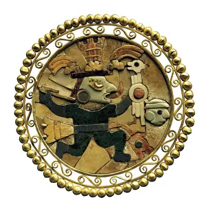 Lazuli: Earmuff with Moche warrior. Gold, shells, turquoises