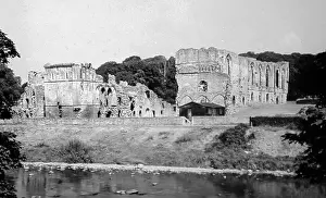 Easby: Easby Abbey in the 1930s