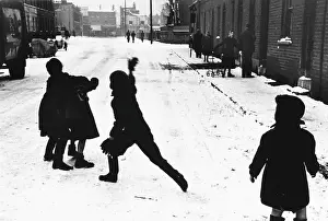 Classroger: East End children in the snow