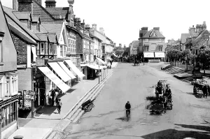 Grinstead: East Grinstead, High Street 1910